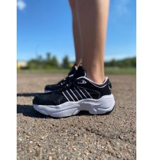 Женские кроссовки Adidas Magmur Runner black