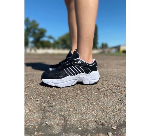 Женские кроссовки Adidas Magmur Runner black