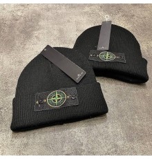 Шапка Stone Island черная с желто - зеленым патчем gu007