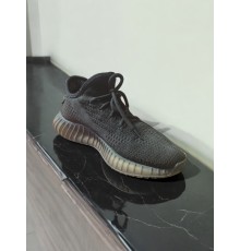 Кросівки Adidas Yeezy Boost 350 V2 чорного кольору