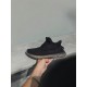 Кросівки Adidas Yeezy Boost 350 V2 чорного кольору