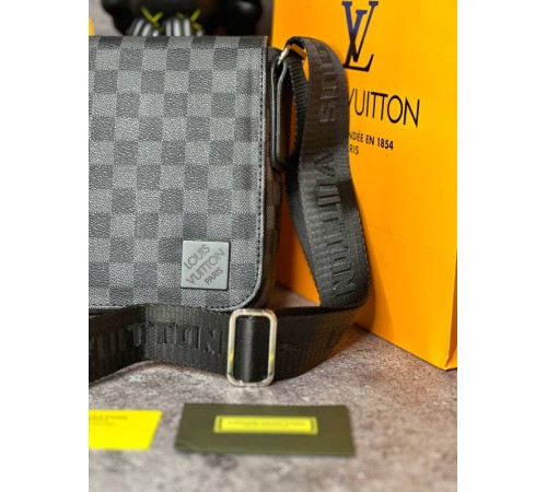 Сумка мессенджер Louis Vuitton District PM Damier Graphite с лого в углу черного  s067