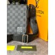 Сумка мессенджер Louis Vuitton District PM Damier Graphite с лого в углу черного  s067