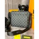 Сумка мессенджер Louis Vuitton District PM Damier Graphite с лого в углу черного  s067