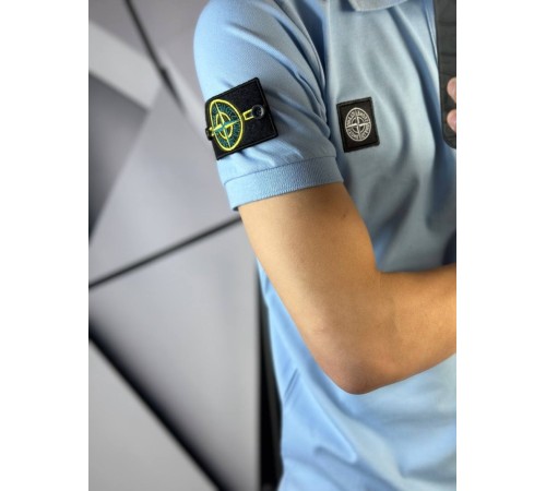 Поло Stone Island голубого цвета с патчем на рукаве mf037