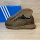 кросівки Adidas літні сітка олива.