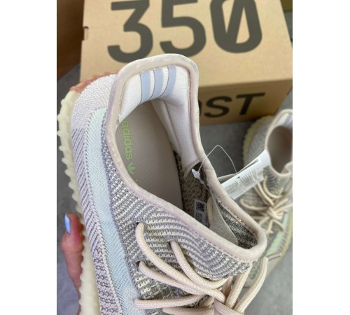 Кроссовки Adidas Yeezy Boost 350 Citrin бежевые V2 reflective ob194