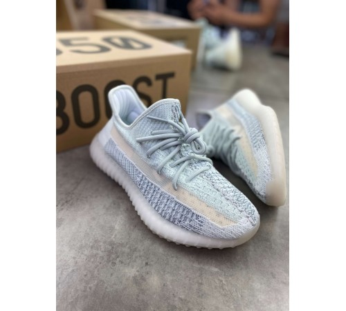 Кроссовки Adidas Yeezy Boost 350 Cloud White V2 небесно-белые ob320