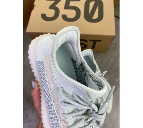 Кроссовки Adidas Yeezy Boost 350 Cloud White V2 небесно-белые ob320