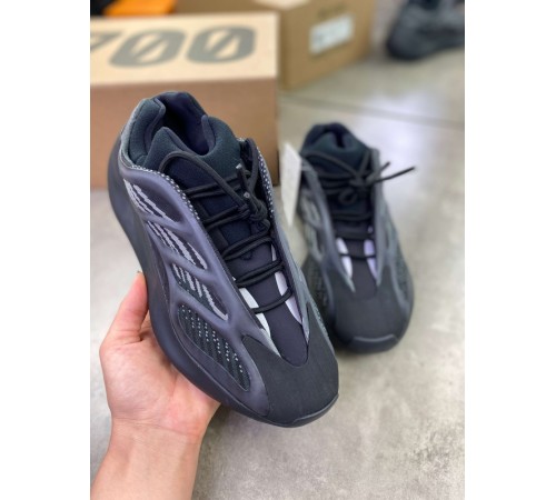 Кроссовки Adidas Yeezy Boost 700  V3 Alvah черного цвета  ob380