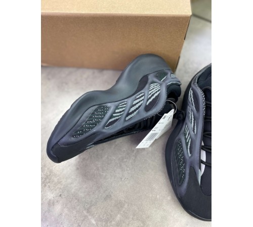 Кроссовки Adidas Yeezy Boost 700  V3 Alvah черного цвета  ob380