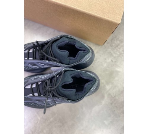 Кроссовки Adidas Yeezy Boost 700  V3 Alvah черного цвета  ob380