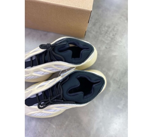 Кроссовки Adidas Yeezy Boost 700  V3 Azael бежевого цвета ob381