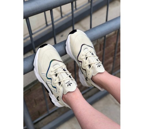 Жіночі кросівки Adidas Ozweego Milk White