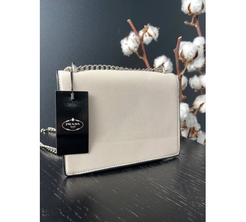 Жіноча сумка Prada Monochrome Saffiano beige