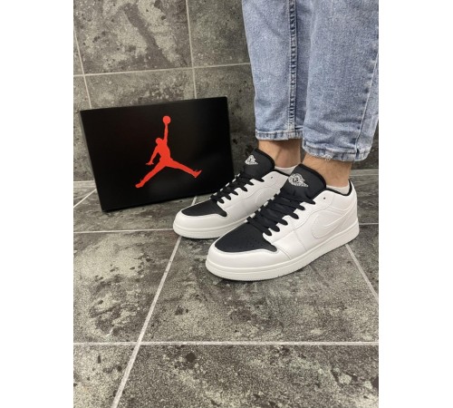 Кроссовки Nike Air Jordan 1 low, белые с чёрным носком