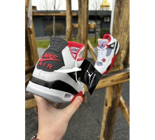 Зимние кроссовки Nike Air Jordan 4 Retro ЛІЦЕНЗІЯ (white / red)