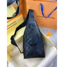 Нагрудная черная сумка Louis Vuitton Monogram c786