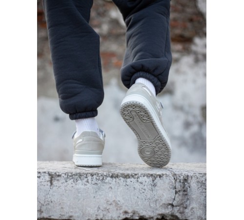 Жіночі кросівки Adidas Forum 84 Low gray white