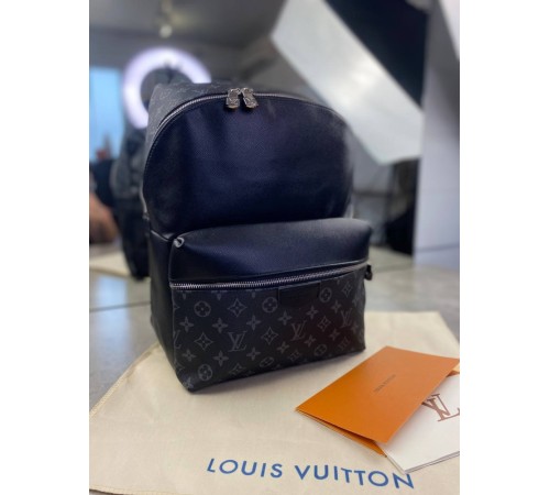 Рюкзак Louis Vuitton черный с комбинированными стилями "Taiga" и "Monogram" c311