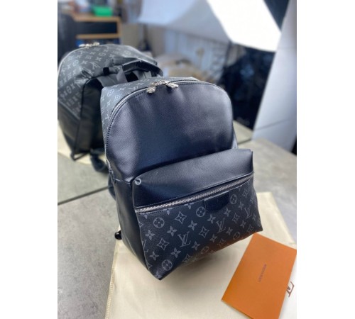 Рюкзак Louis Vuitton черный с комбинированными стилями "Taiga" и "Monogram" c311