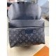 Рюкзак Louis Vuitton черный с комбинированными стилями "Taiga" и "Monogram" c311