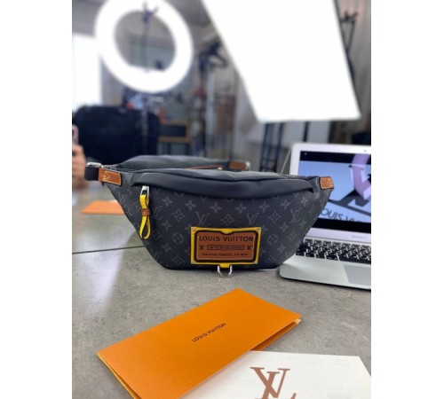 Поясная серая сумка Louis Vuitton Discovery Monogram Eclipse c593