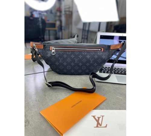 Поясная серая сумка Louis Vuitton Discovery Monogram Eclipse c593