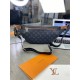 Поясная серая сумка Louis Vuitton Discovery Monogram Eclipse c593