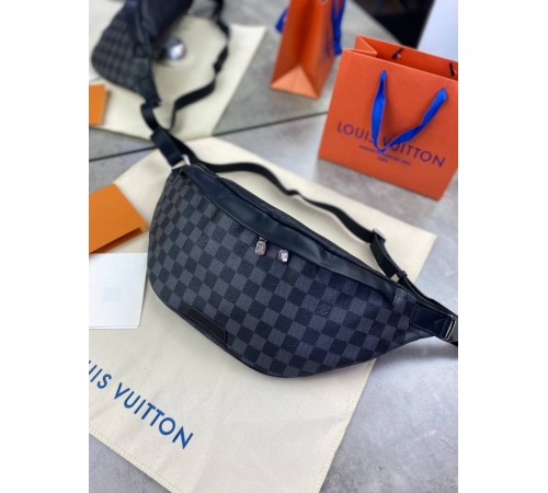 Поясная сумка серая Louis Vuitton Discovery из канвы Damier Graphite c596