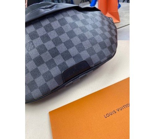 Поясная сумка серая Louis Vuitton Discovery из канвы Damier Graphite c596