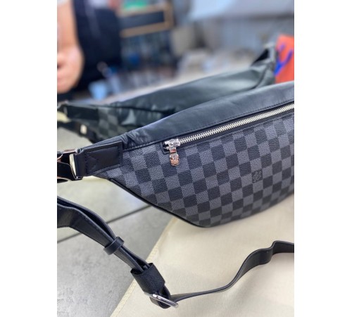 Поясная сумка серая Louis Vuitton Discovery из канвы Damier Graphite c596