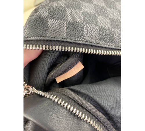 Поясная сумка серая Louis Vuitton Discovery из канвы Damier Graphite c596