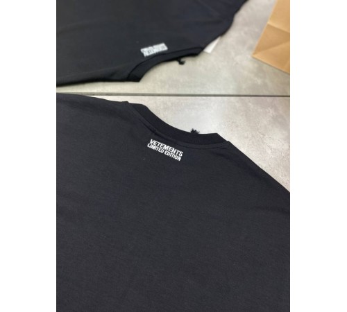 Футболка Vetements Click Here Tee черного цвета f605