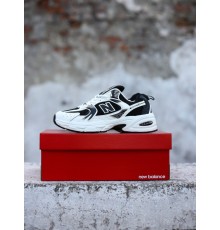 Жіночі кросівки New Balance 530 black white