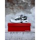 Жіночі кросівки New Balance 530 black white