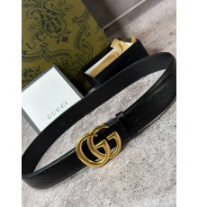 Ремень черный Gucci с золотистой пряжкой mb008