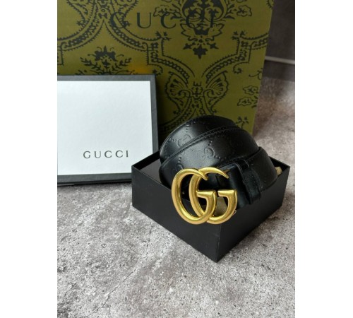 Ремень черный Gucci с золотистой пряжкой mb008