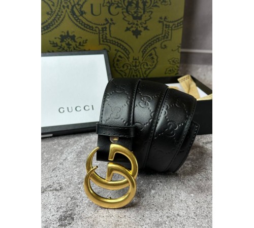 Ремень черный Gucci с золотистой пряжкой mb008