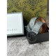 Ремень серый Gucci с черной пряжкой mb009