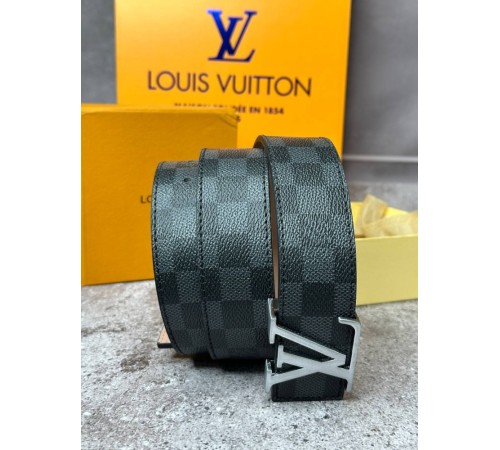 Ремень серыйц LV Initials Damier Graphite с серебристой пряжкой mb013