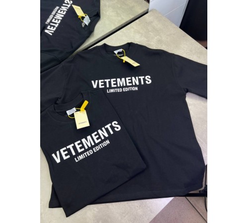 Футболка черная  Vetements Logo f651