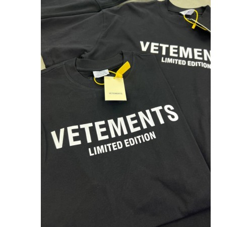 Футболка черная  Vetements Logo f651