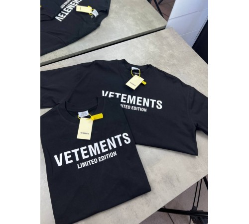 Футболка черная  Vetements Logo f651