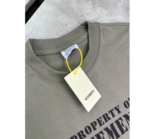 Футболка хаки Vetements Property f652