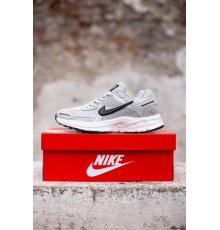 Чоловічі кросівки Nike Vomero 5 light grey