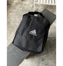 Сумка Adidas чорного кольору