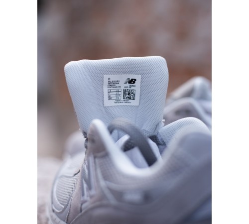 Жіночі кросівки New Balance 2002r Light Grey