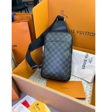 Сумка слінг сіра Louis Vuitton Avenue NM Damier Graphite c800