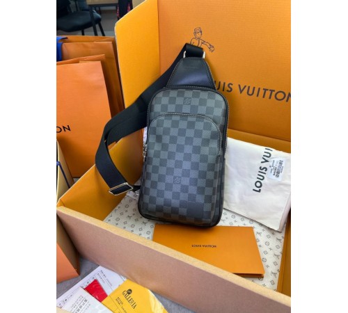 Сумка слінг сіра Louis Vuitton Avenue NM Damier Graphite c800